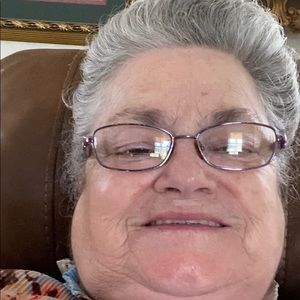 Meet your Posher, Ella